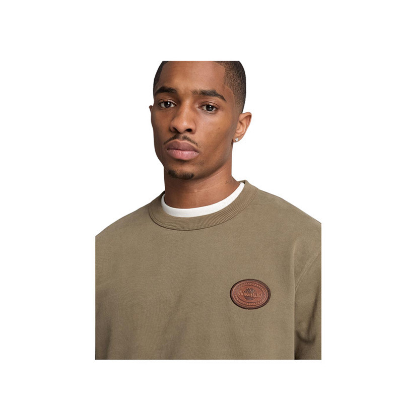 Timberland เสื้อสเวตเชิ้ตคอกลมแพทช์หนัง ผู้ชาย สี Beige — صورة 4