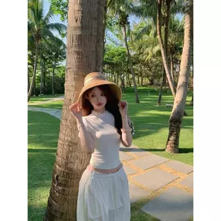 Lalita เสื้อยืดผู้หญิง คอสูงแต่งลูกไม้ แขนสั้น เข้ารูป สไตล์เกาหลี หวานละมุน ใส่เที่ยว ใส่ทุกวัน ส่งไวจากไทย