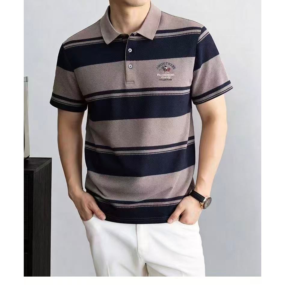 เสื้อโปโลผู้ชาย สไตล์ลำลองเนื้อบาง ลายปักลายริ้ว คอปกเรียบง่าย เสื้อบนทรงหลวมจับคู่ได้ทุกลุค