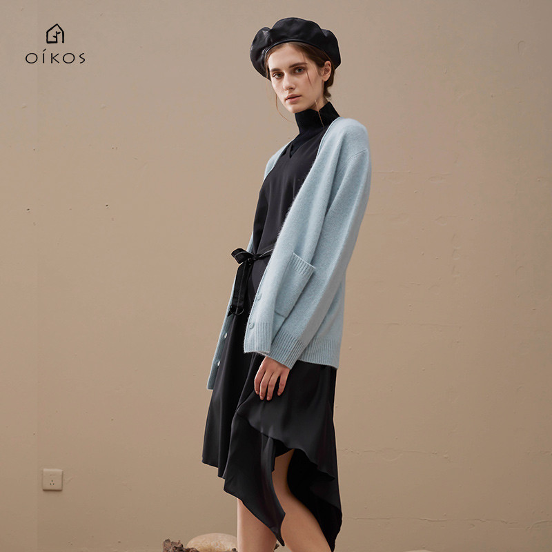 OIKOS2022 ชุดแขนกุดสำหรับฤดูหนาวสไตล์ใหม่ คอกิ่งแกะ ทรงพอดีตัว ดูเรียบหรูและทันสมัย