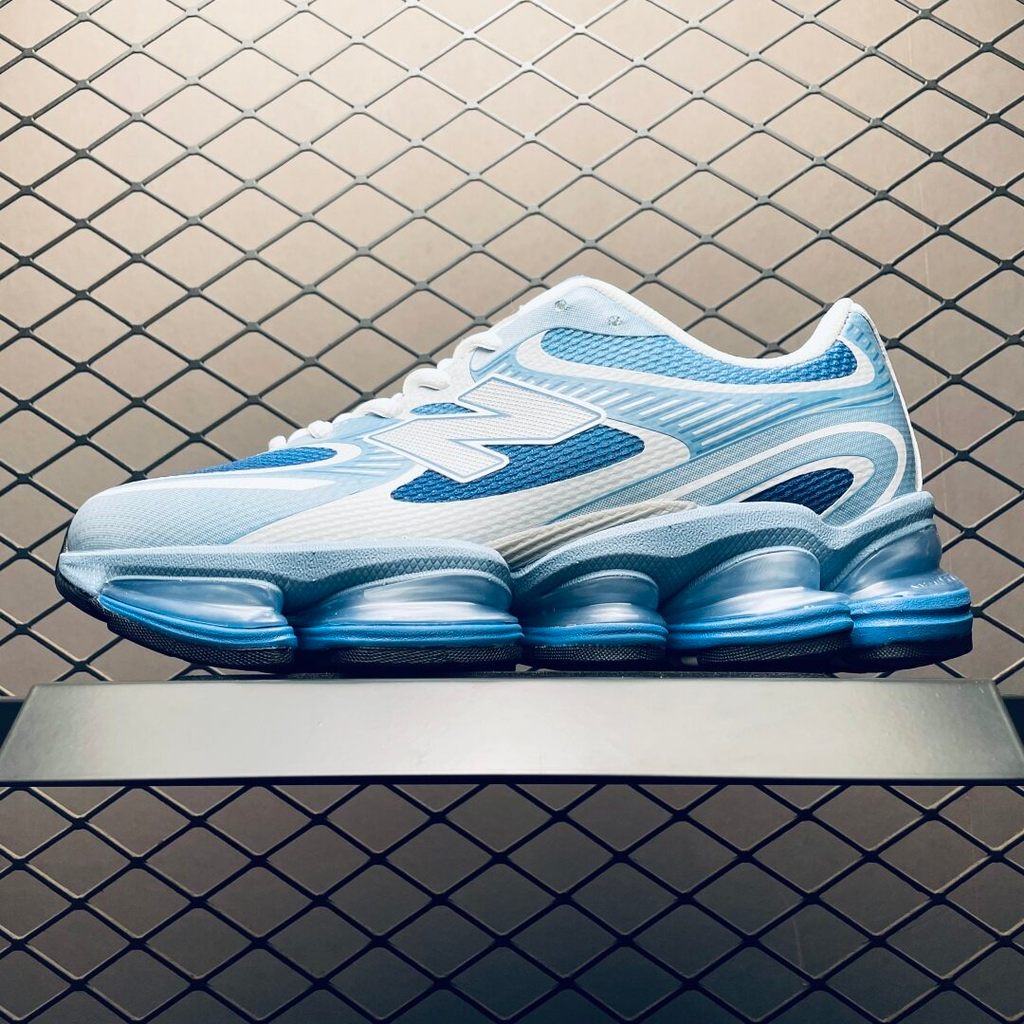 รองเท้าวิ่ง New Balance NB 2000 สีขาวและสีน้ำเงิน