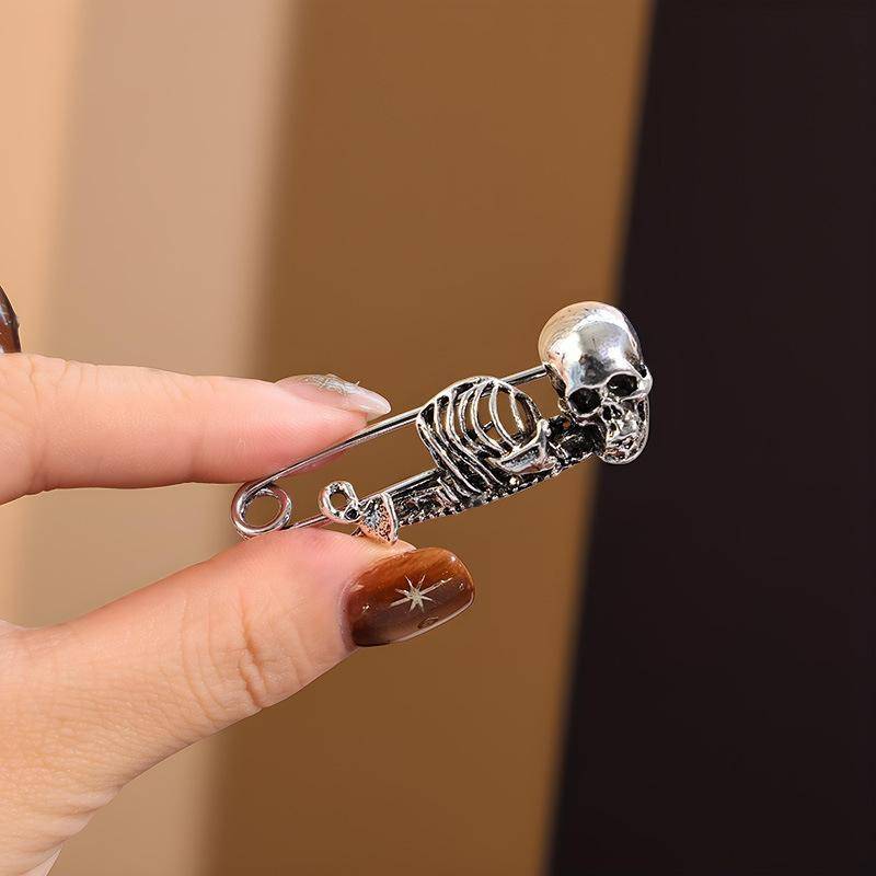 KBM Retro Gothic Skull Skeleton เข็มกลัด Pin Punk สไตล์ทนทานโลหะผสม Lapel Pin สําหรับปาร์ตี้ฮาโลวีนส่วนบุคคลชุดอุปกรณ์เสริม FSSG