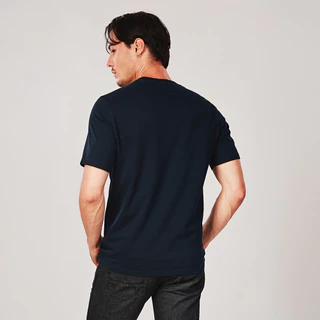 WRANGLER เสื้อยืดแขนสั้นผู้ชาย คอลเลคชั่น Wrangler Legends รุ่น WR S126MTSSN12 สีกรมท่า