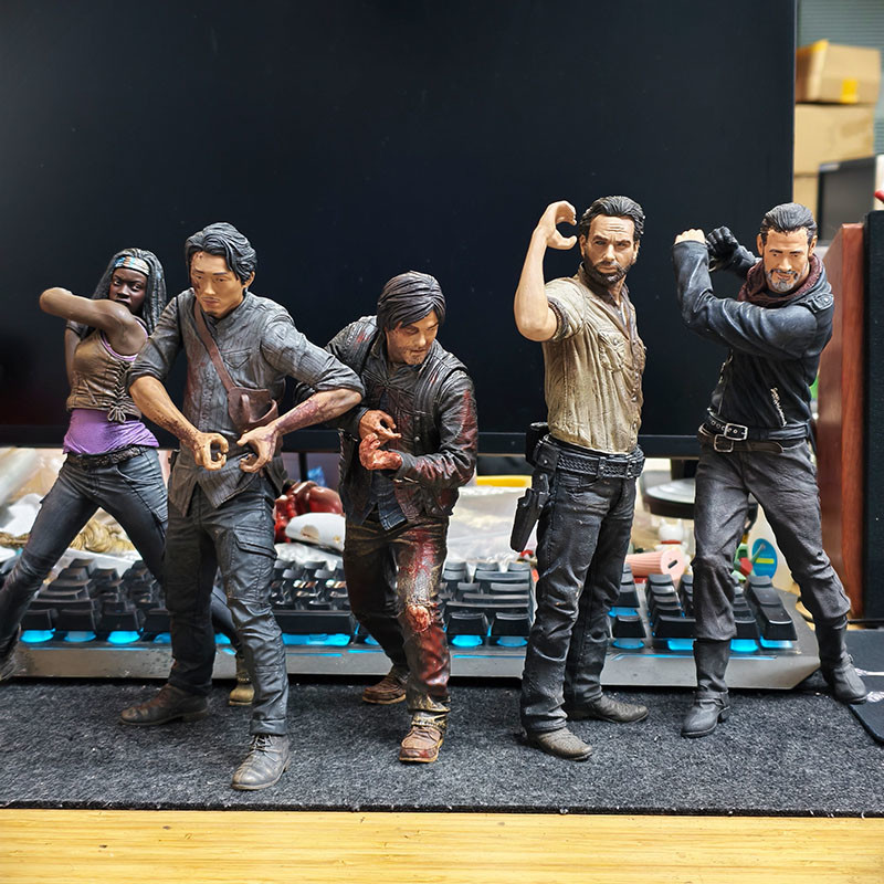ของแท้ McFarlane AMC Walking Dead Walking Dead Nigan Crossbow 33 ซม.รูปเครื่องประดับ