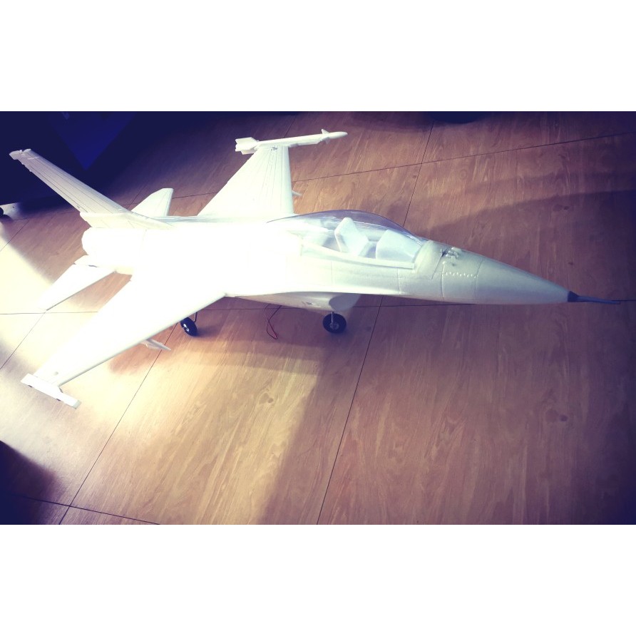 Falcon King ยี่ห้อใหม่ 90 Handao F16 Fighter EPO รุ่นเครื่องบินปีกหลัก Quick Release เครื่องบินโคมไฟ