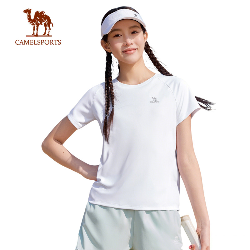 CAMEL SPORTS เสื้อยืดออกกําลังกายน้ําหนักเบาแห้งเร็วของผู้หญิงเสื้อแขนสั้นระบายอากาศเย็น