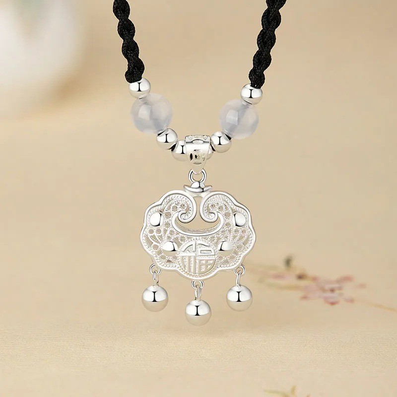 ปีสันติภาพใหม่จีนสไตล์โบราณสันติภาพโชคลาภล็อคจี้สันติภาพล็อคซอกแสงหรูหราเสื้อกันหนาวโซ่เงิน925สร้อยค