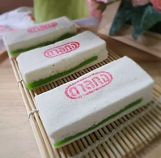 ขนมโก๋โบราณแบบมีไส้ ขนมโก๋ไส่ไส้ตาลกง แพ็ค 5 ชิ้น เจทานได้