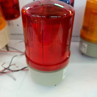 ไฟไซเรนท์ LED รุ่น LTE-1101 (ZT) 4" รุ่นธรรมดา, รุ่นมีเสียง (กดเลือก) ปรับได้ 3 STEP ใช้ไฟได้ 12V,24V,110V,220V