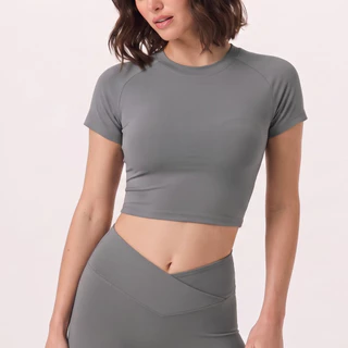 AirActive เสื้อครอปท็อปแขนสั้น แบบเข้ารูป ดูดซับความชื้น สําหรับเล่นโยคะ กีฬา