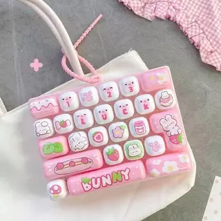 (GOOD) 26 กริดความเครียดบรรเทา Fidget พวงกุญแจสัตว์รูปแบบจําลองคีย์บอร์ดแบบพกพา Sensory ของเล่นสําหรับเด็ก Party Favors (ใหม่)