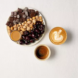 ทีรามิสุเบลนด์ Sarnies Coffee Tiramisu Blend | Medium Dark Roast | Dark Chocolate, Hazelnut, Caramel