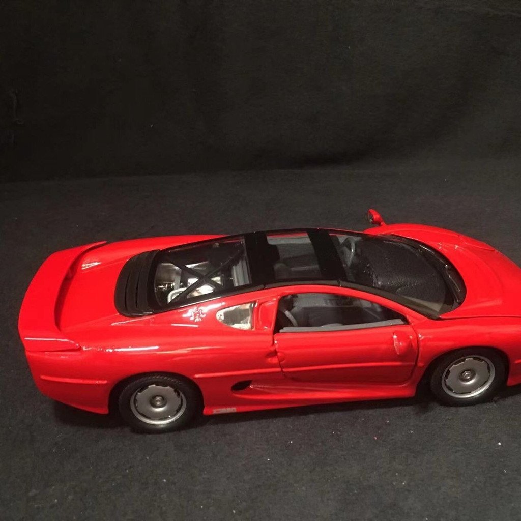 1/24 Willie Sanbao JAGUAR XJ220 รถรุ่นสีดําสีแดงสองประเภทความยาว 20 กว้าง 10 ซม.