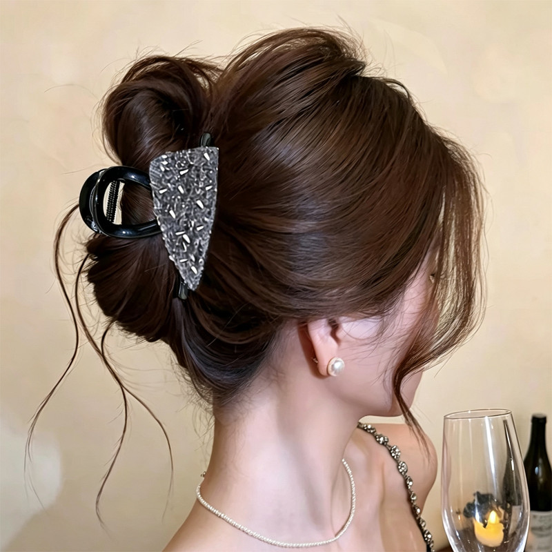 MISMEMO Super Flash Full Diamond Triangle Clip Female High-End Shark Clip Back Head Half-Tie Hair Cl