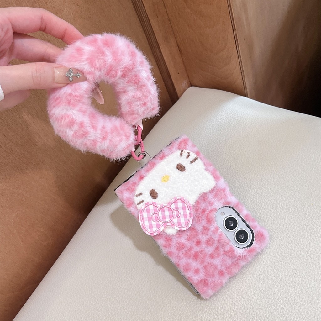 น่ารัก Fuzzy Kitty ตัวอักษรพับฝาครอบโทรศัพท์สําหรับ iTel A80 A70 A60 A50 A50C A49 A48 A25 Pro A05S A