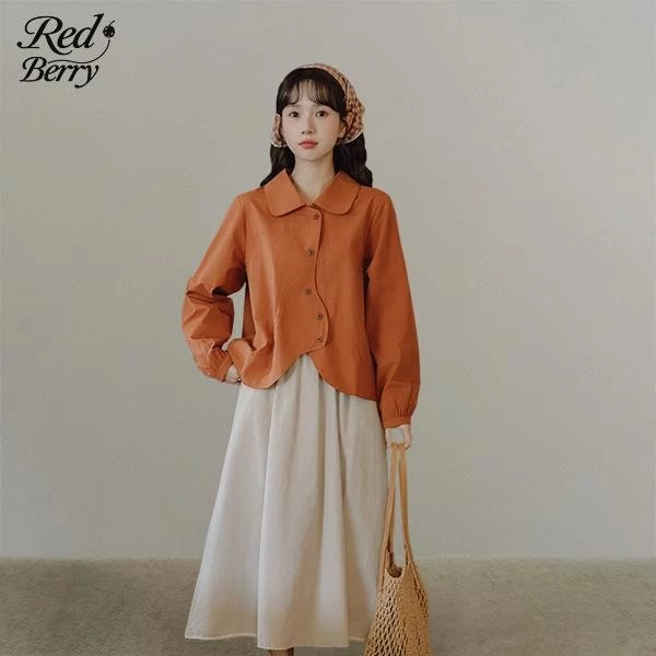 Red Berryเสื้อเชิ้ตผ้าฝ้ายแท้หลวมสไตล์ญี่ปุ่นฤดูใบไม้ร่วงและฤดูหนาวปี 2025 ทรงหลวมพร้อมกระดุมทรงไม่สม่ำเสมอ99201
