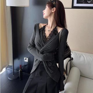 Lalisaพร้อมส่ง🍑เสื้อแขนยาว เสื้อครอปทรงเข้ารูป สไตล์สาวฮอต เสื้อคล้องคอแต่งลูกไม้ ดีไซน์จับจีบคอวี ใส่แล้วดูผอม เซ็กซี่
