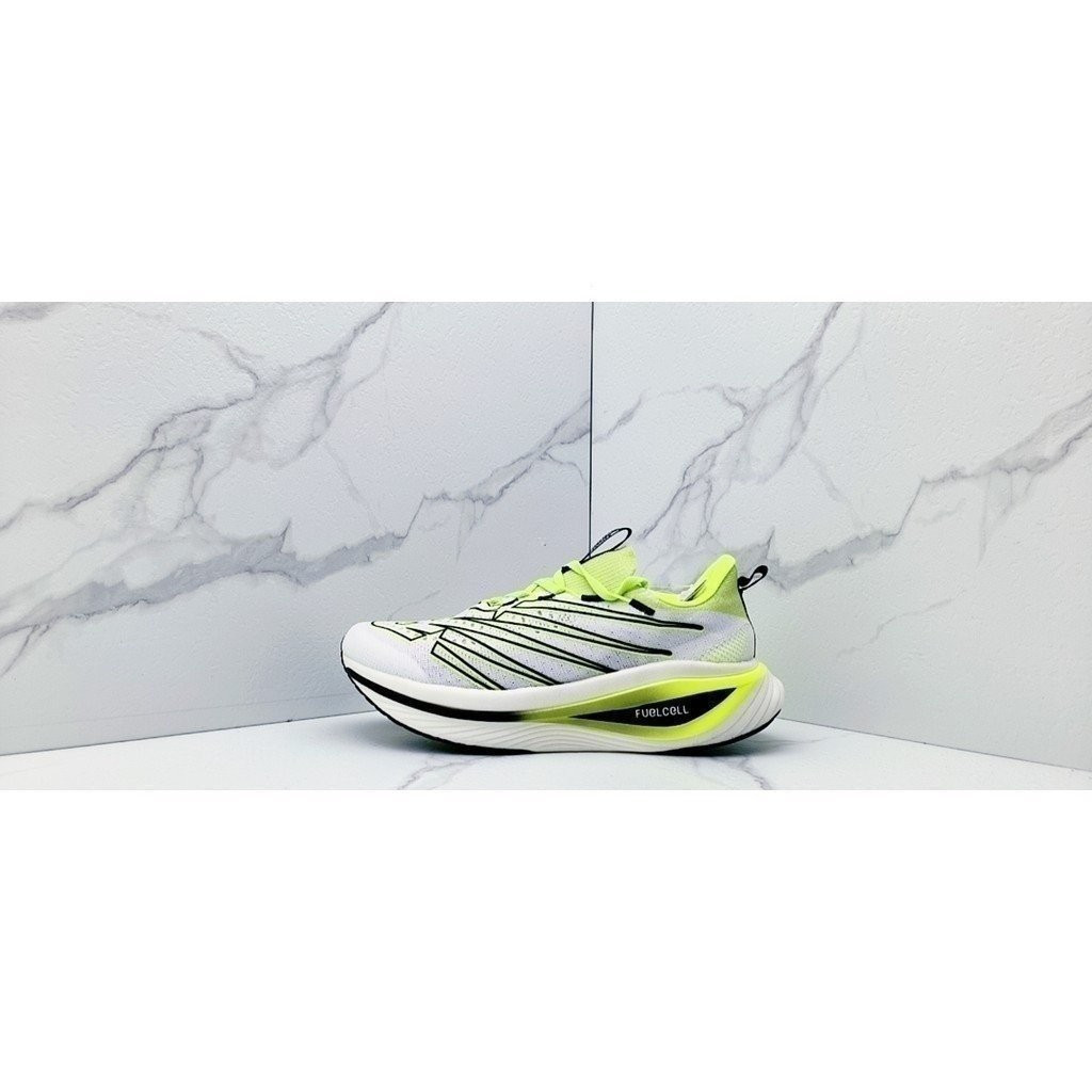 รองเท้าวิ่ง BRCQ SC Elite V3 ออกแบบมาเพื่อการระบายอากาศและความนุ่มนวลขณะวิ่ง