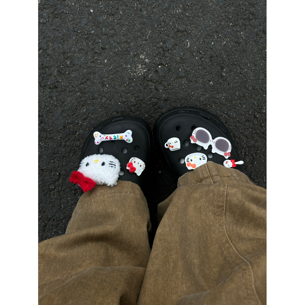 jibbitz crocs croc jibz แว่นกันแดดคิตตี้, อุปกรณ์เสริมรองเท้ารู kitty Tableware crocs หัวเข็มขัดตกแต