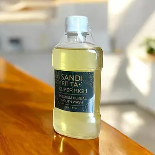 น้ำยาบ้วนปากแซนดี้ฤทธาสูตรใบฝรั่งขนาด250ml. ลดกลิ่นปากช่วยให้ลมหายใจหอมสดชื่นแนะนำนํ้ายาบ้วนปากตอบโจทย๋ทุกปัญหาในช่องปาก