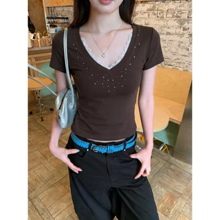 B&R พร้อมส่ง เสื้อยืดคอวีลูกไม้ประดับเพชรสว่างแขนสั้นสไตล์เกาหลี ทรงเข้ารูปผู้หญิง สีเขียวน้ำตาลสีดำ