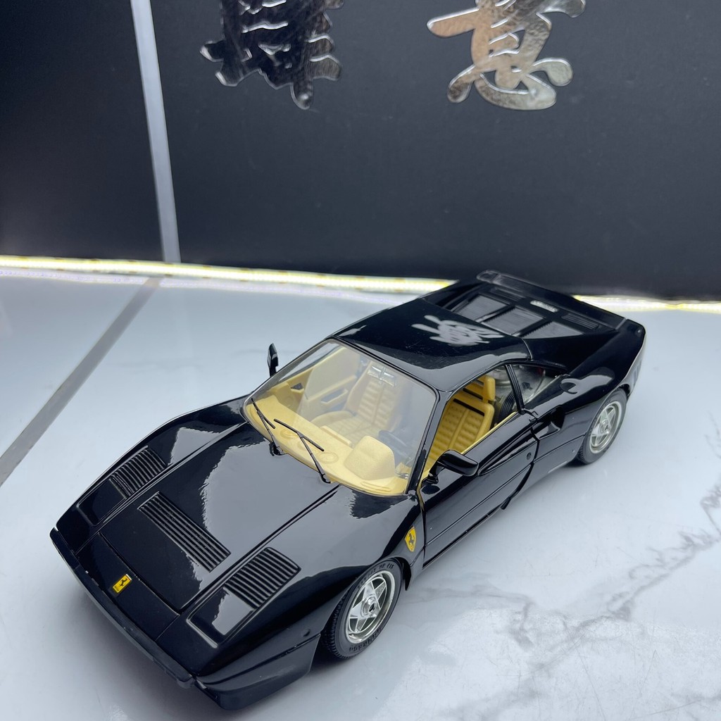 Bburago Bburago 1: 18 Ferrari 288GTO สีดํา เหมาะสําหรับ