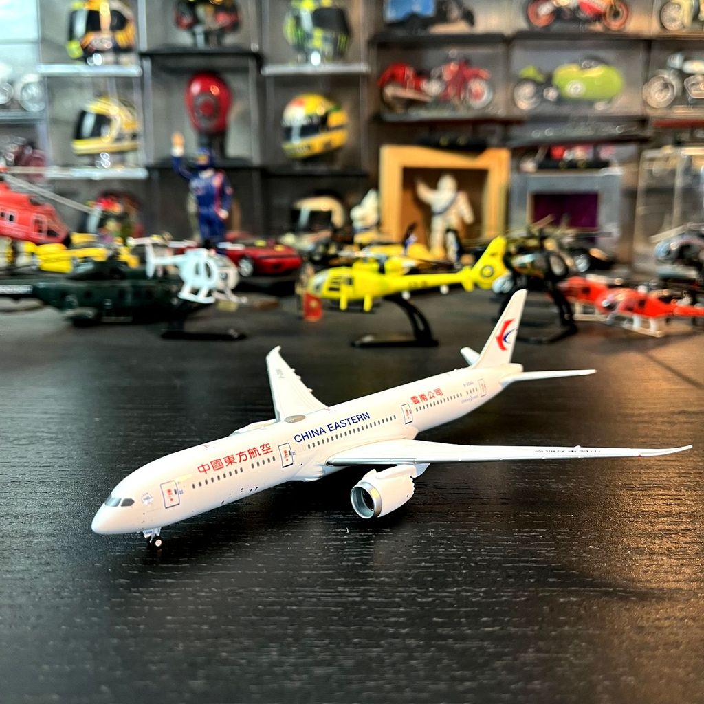 NG1: 400 Scale Alloy Airplane Boeing 787-9DREAMLINER Oriental Airlines Model Gift Collection