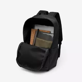 Decathlon 15L Commuting Backpack 4 Pockets กระเป๋าเป้สำหรับเดินทางในเมือง ความจุ 15 ลิตร พร้อมช่องเก็บของ 4 ช่อง - Black