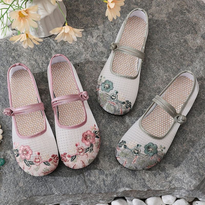 女鞋民族风古风汉服鞋老北京花布鞋平底透* 气女中老年Cloth Shoes For Women In Spring And Autumn, Flat Bottomed For  Elderly, Ca