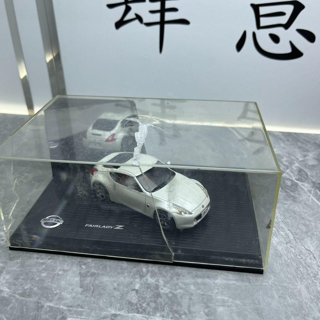 Nissan Fairlady Z 35 1: 43 โมเดลรถอัลลอย