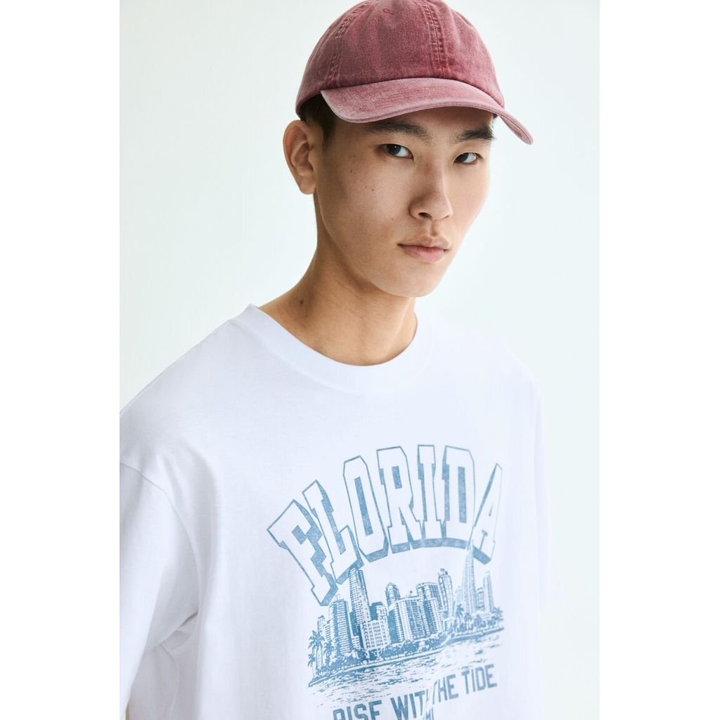 H&M(เอชแอนด์เอ็ม) เสื้อยืดพิมพ์ลายแบบหลวม ผู้ชาย 0967955_30