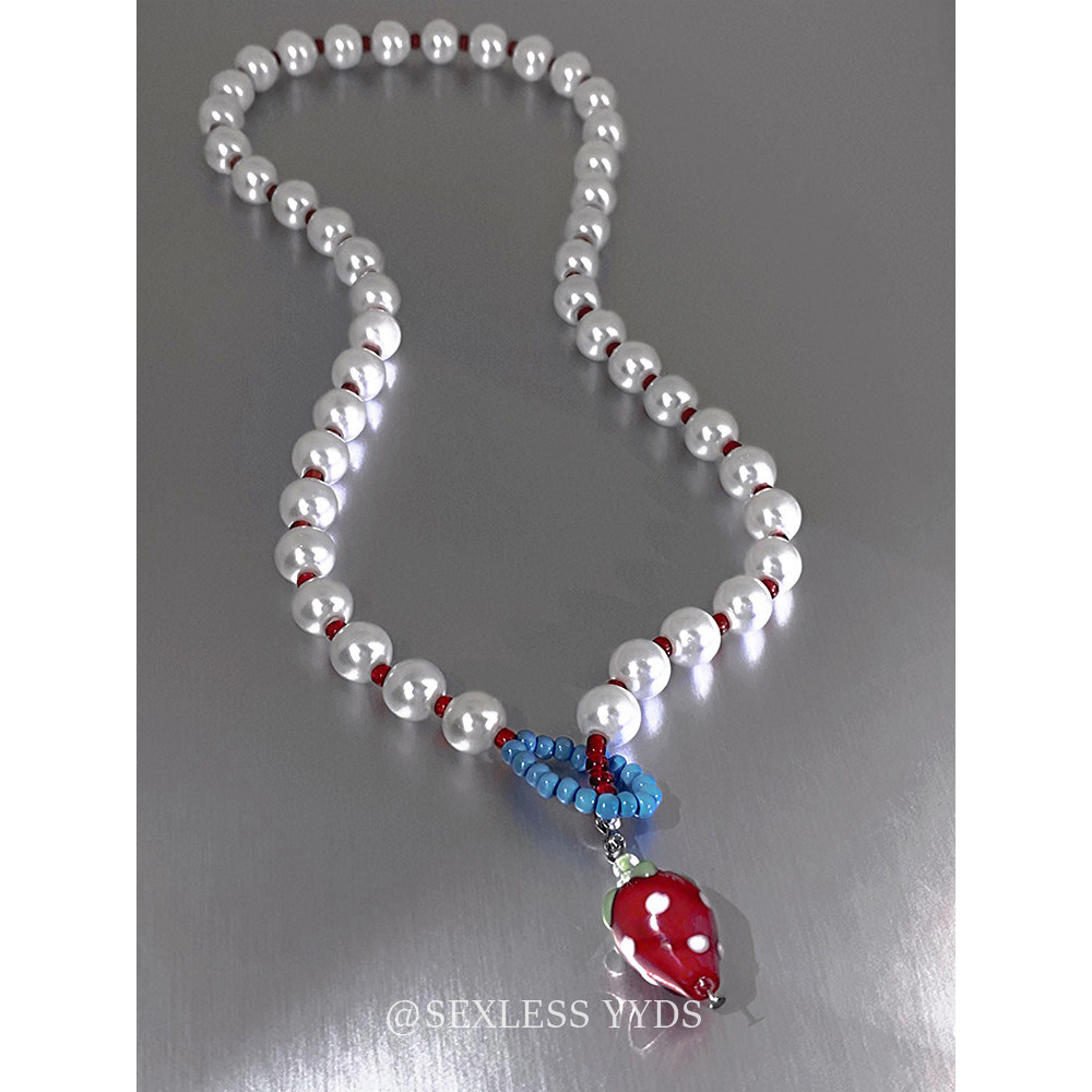สร้อยลูกปัด Yyds! สร้อยคอไข่มุกลูกปัดสตรอเบอรี่สีแดงหวานและเย็น choker สร้อยคอออกแบบเฉพาะกลุ่มโซ่กระ