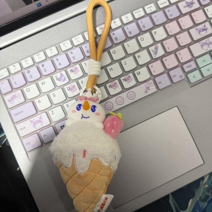 Mixue Ice City ของแท้ Tanning Snow King Plush Mixue Ice City กระเป๋าเป้สะพายหลังจี้ตุ๊กตาตุ๊กตาตุ๊กต