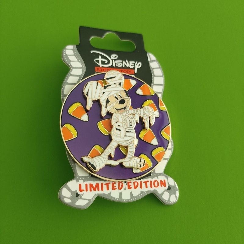 Disney Halloween Badge-Mickey Mummy Image Uuu9.12