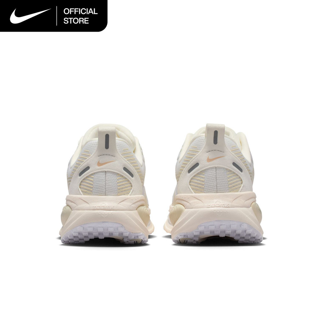 NIKE حذاء جري نسائي Vomero 18 — أبيض — صورة 3