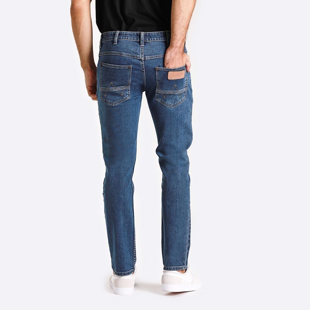 WRANGLER กางเกงยีนส์ผู้ชาย เอวต่ำ ทรงเข้ารูป รุ่น WR SC23MSPZC05 สียีนส์ — صورة 4