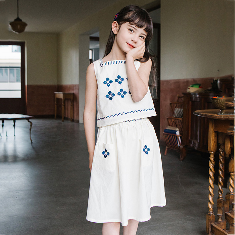 มีสินค้าพร้อมส่ง! เซ็ตเด็กหญิง 2 ชิ้น เสื้อ+กระโปรง แฟชั่นลายปัก - K4125348