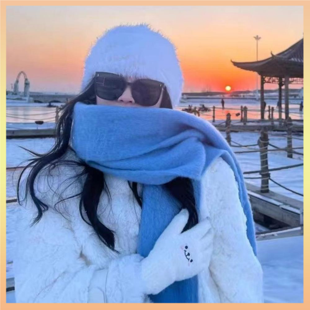 ผ้าพันคอและผ้าคลุมไหล่แบบอุ่นและนุ่มมาก สีทึบ ออกแบบมาเพื่อความสะดวกสบายในสภาพอากาศเย็น