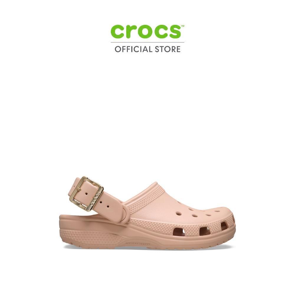 CROCS รองเท้าลำลองผู้ใหญ่ CLASSIC METALLIC BUCKLE CLOG - BLUSH