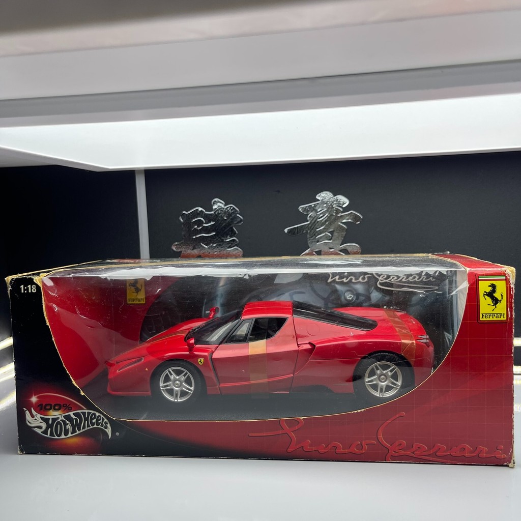 Hot Wheels Hot Wheels 1: 18 Ferrari Enzo F