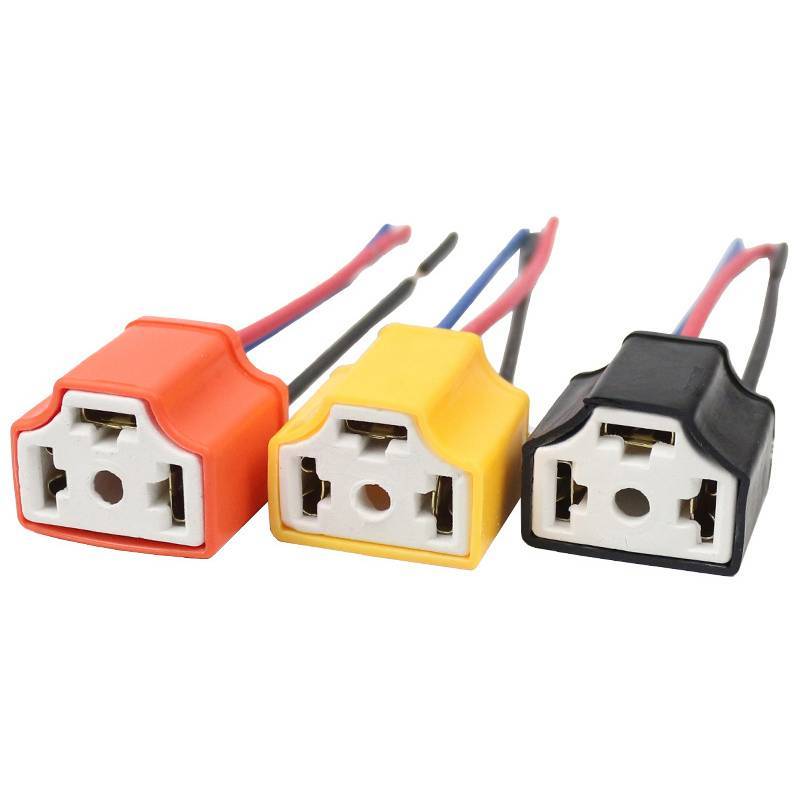 RedFlower คุณภาพสูง H4 สามหลุมเซรามิคสายไฟหัวรถหลอดไฟสายรัด Soet Plug ขายร้อนอัตโนมัติ H4 Connector 