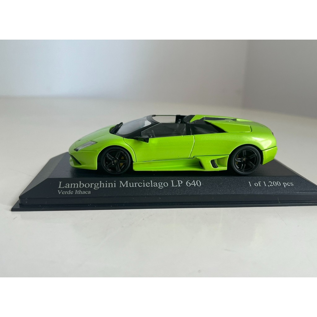 Mini Cut Minichamps 1: 43 LAMBORGHINI Bat LP-640 Convertible Apple Green LAMBORGHINI MURCIELAGO LP-6