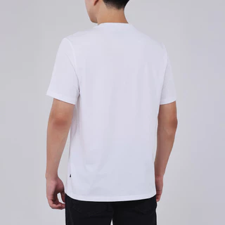 WRANGLER เสื้อยืดแขนสั้นผู้ชาย รุ่น WR SC26MTSSC01 สีขาว