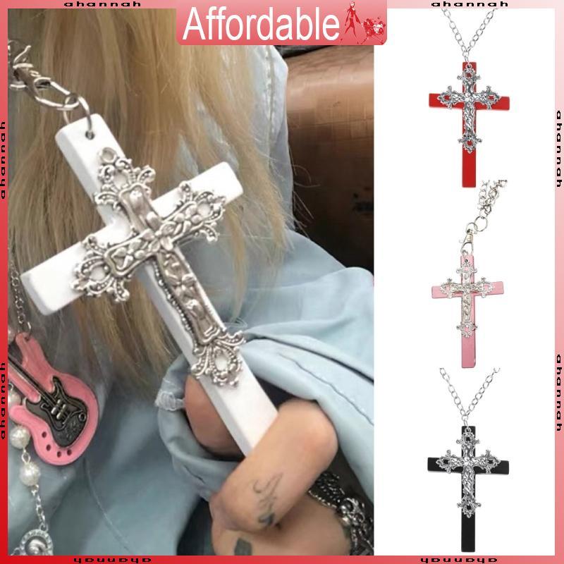 สร้อยคอยาวสไตล์โกธิคและEgirl ออกแบบกระดูกไหปลาร้า เพิ่มความสวยงามและความโดดเด่น