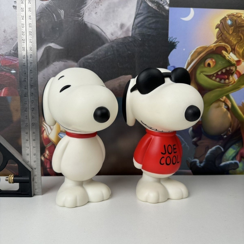 Snoopy Piggy Bank Ornament Desktop Piggy Bank ห้องนั่งเล่น Charlie Doll Car Doll R5RS
