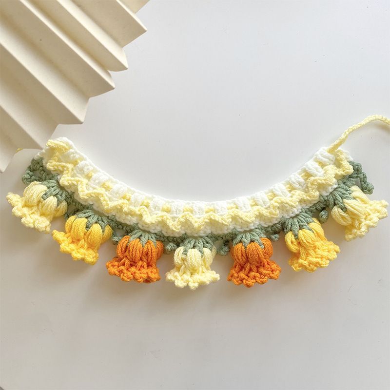 แมวสุนัขปลอกคอสัตว์เลี้ยง Lily of the Valley ins ถักเอี๊ยมถักเอี๊ยมน้ําลายเอี๊ยมเครื่องประดับน่ารัก 