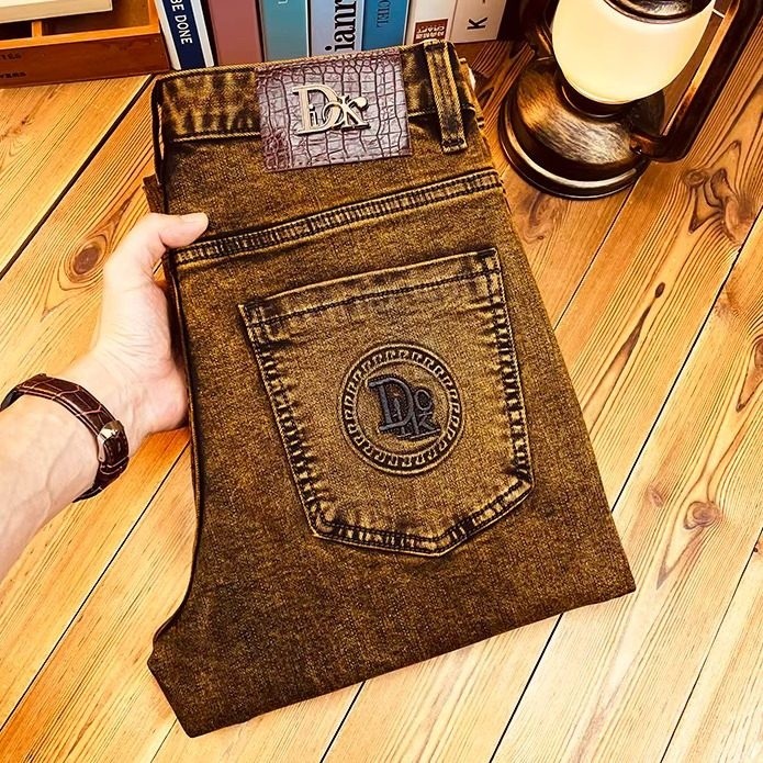 Bronze ฤดูหนาวกางเกงยีนส์ผู้ชาย 2025 สไตล์ใหม่ High-End Street สวมใส่ล้าง Retro Slim-fit เท้าเล็กผู้ชาย