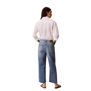 CALVIN KLEIN กางเกงยีนส์ผู้หญิงเอวสูง High-Rise Cropped Wide Leg Denim รุ่น 47G762G 1MG-สีฟ้า
