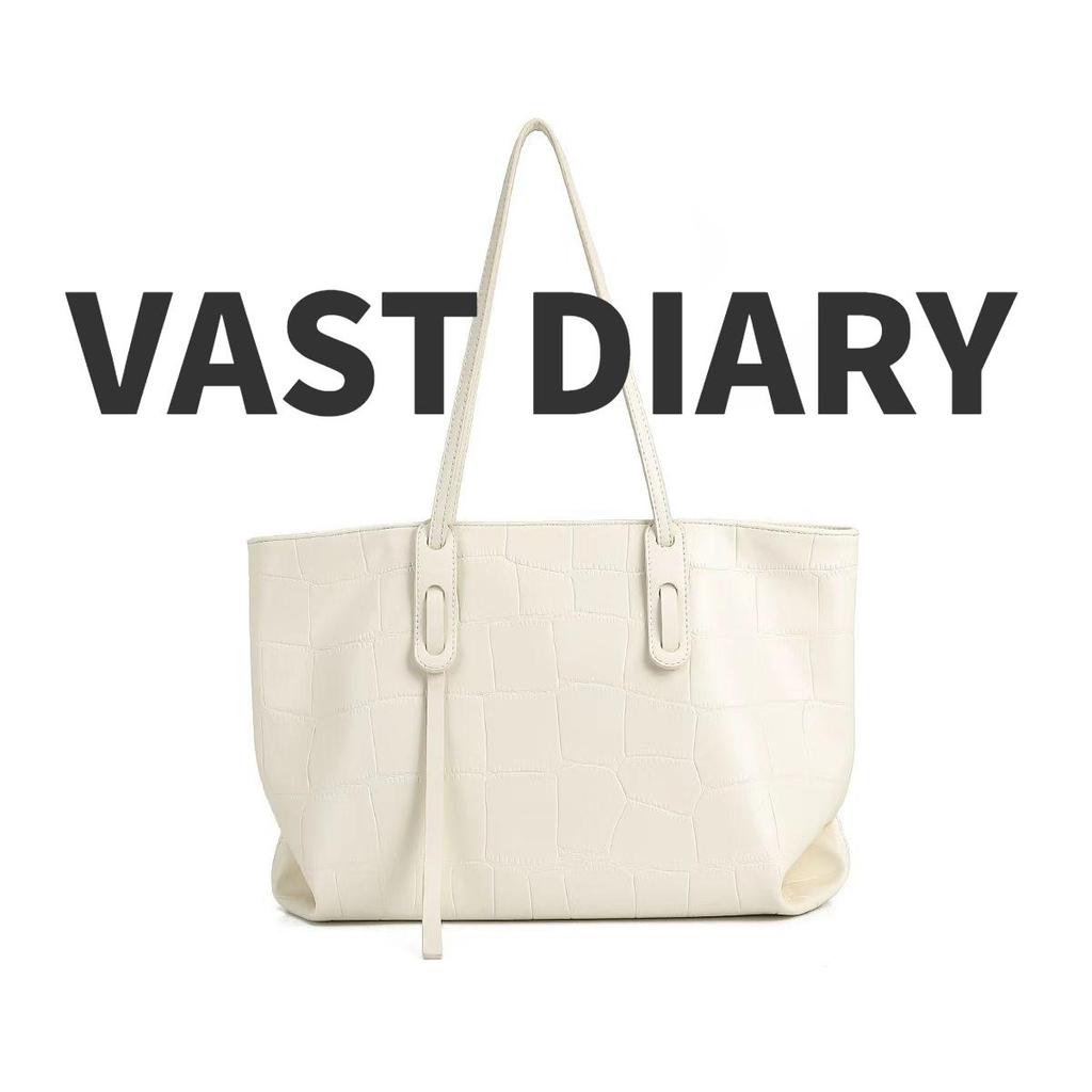 VAST DIARY กระเป๋าโท้ตลายจระเข้ Off-White