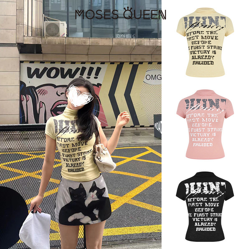 MOSESQUEEN มอสเนสควีน เสื้อยืดแขนสั้นพิมพ์ลายตัวอักษรครึ่งหวานและเย็นสไตล์เกาหลี - เหมาะสําหรับการลดอายุและสวมใส่อเนกประสงค์ #63750